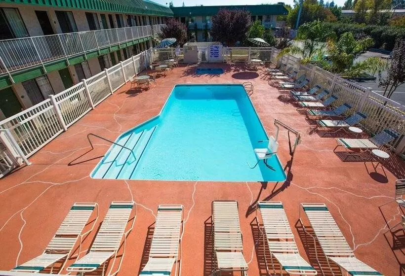 モーテル University Inn Fresno
