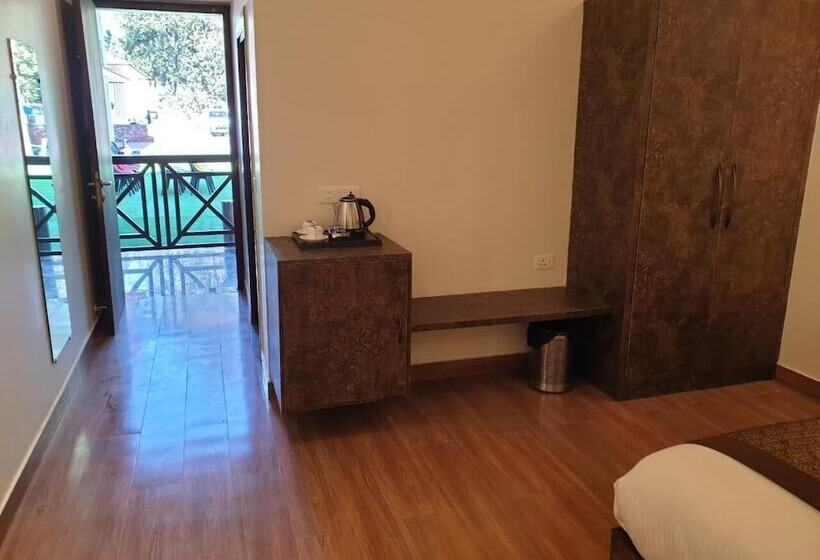 Hotel Fusion Lansdowne