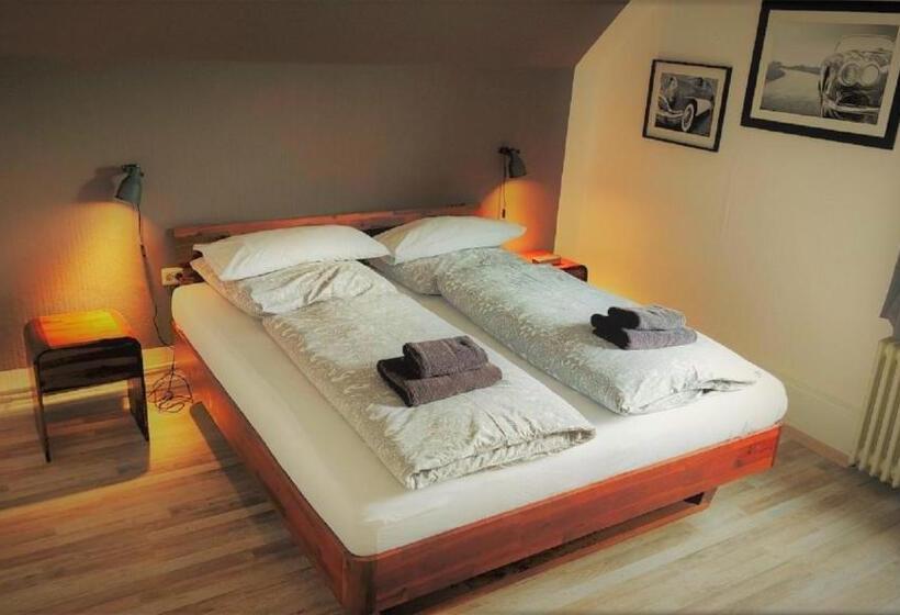 Отель Roastineer