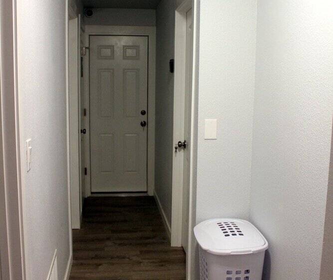 פנסיון Rainier Guesthouse