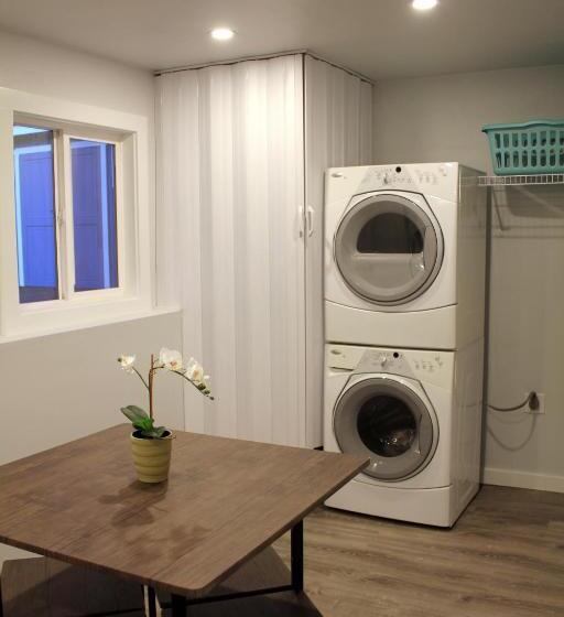 פנסיון Rainier Guesthouse