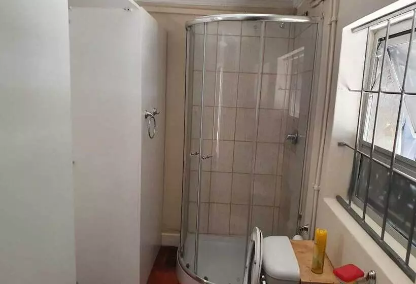 ペンション The Monument Guesthouse