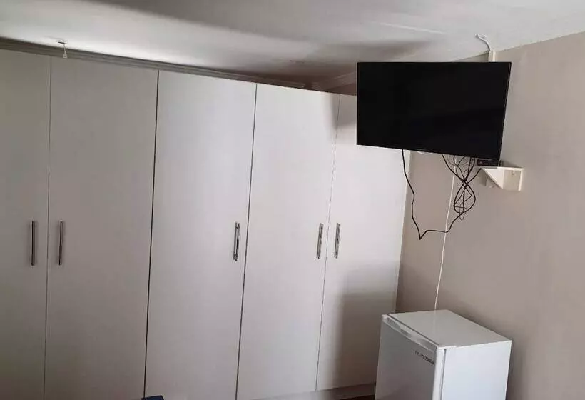 ペンション The Monument Guesthouse