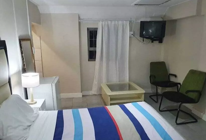 ペンション The Monument Guesthouse