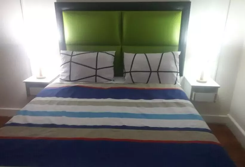 ペンション The Monument Guesthouse