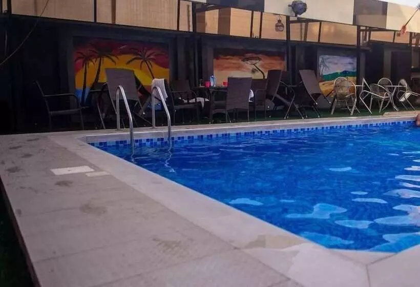Delano Hotel And Suites