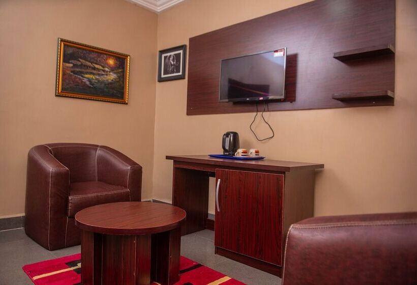 Delano Hotel And Suites