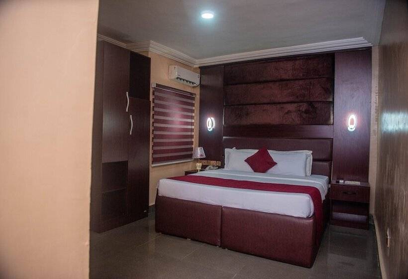 Delano Hotel And Suites