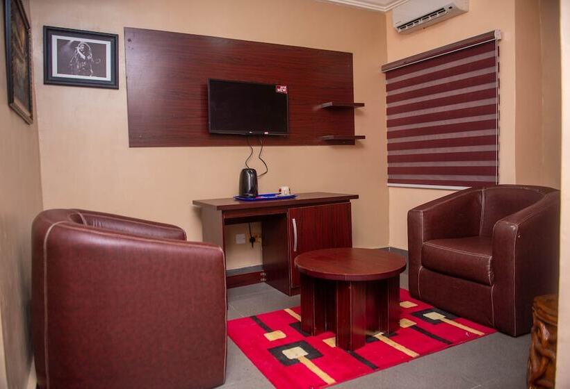 Delano Hotel And Suites