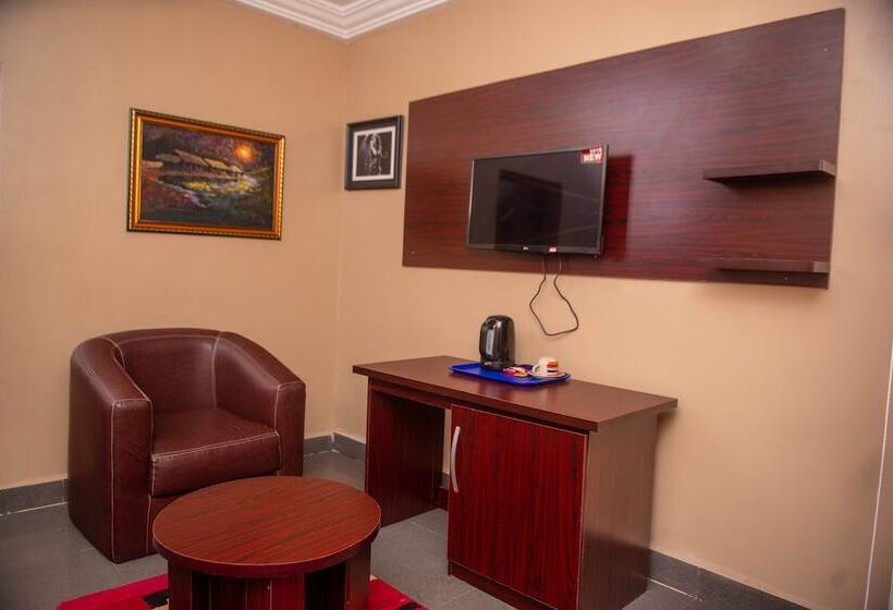 Delano Hotel And Suites