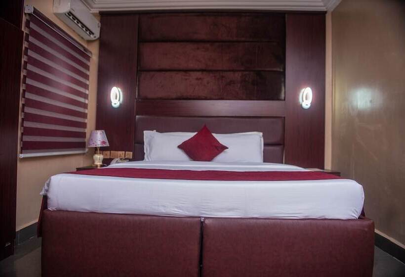 Delano Hotel And Suites