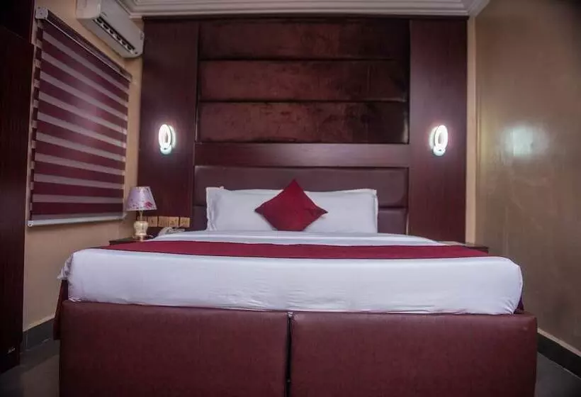 Delano Hotel And Suites