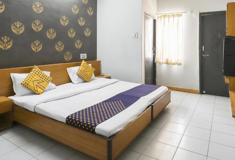 בית מלון כפרי Spot On 68591 Sahara Palace