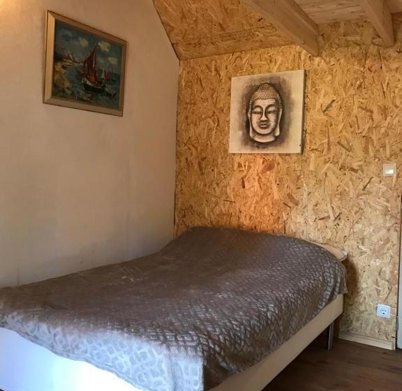 تختخواب و صبحانه Skrattande Ko