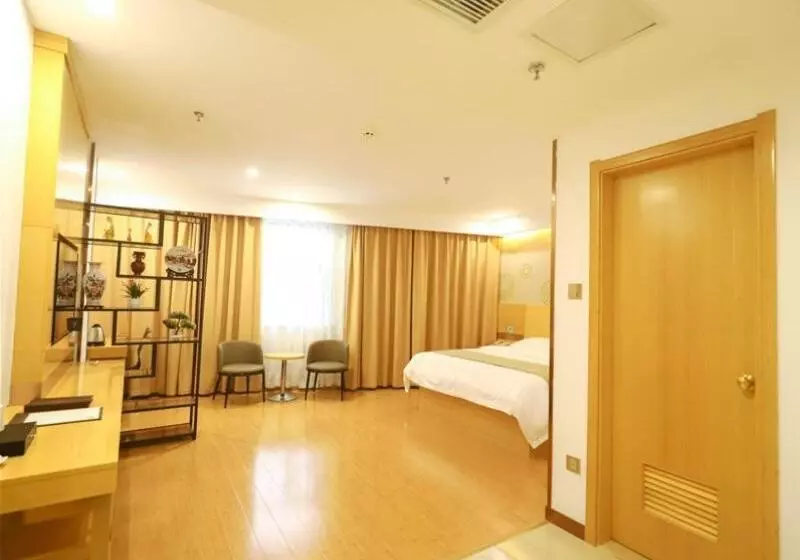 Hotelli Greentree Inn Yichun Development Zone Bus Terminal Express