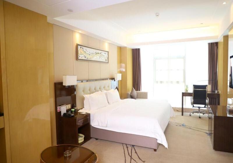 Отель Greentree Inn Zhumadian High Speed Rail Station Square Store