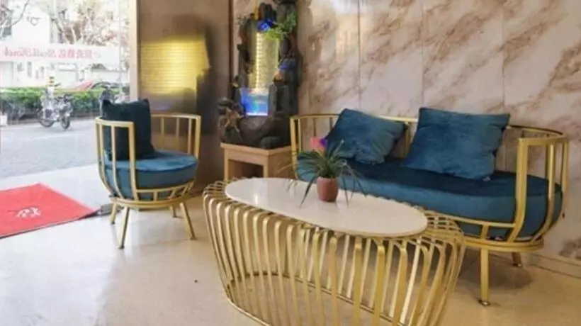 Hotelli Shell Shanghai Baoshan District  Songbin Road Subway Station