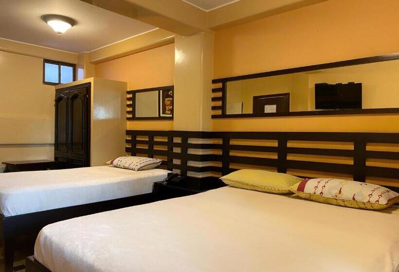 بنسيون Hostal Montesa