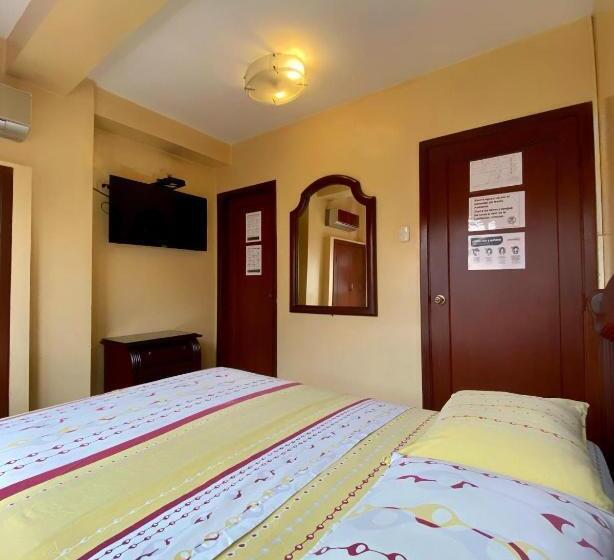 بنسيون Hostal Montesa