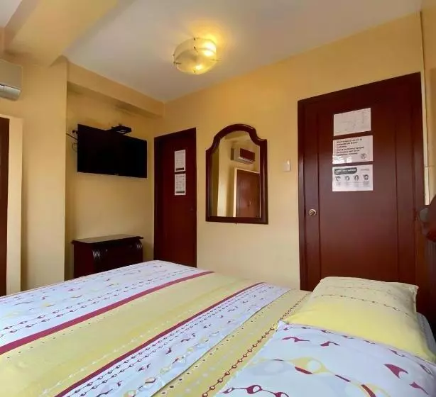 پانسیون Hostal Montesa