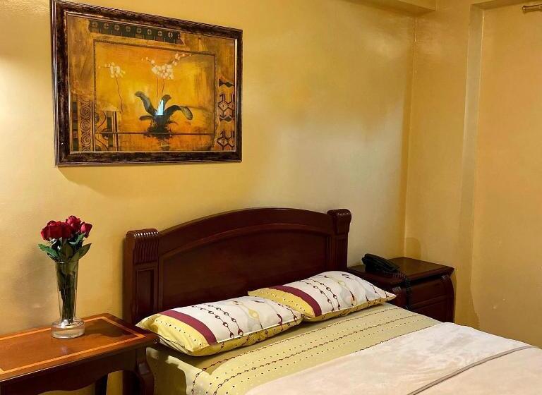 بنسيون Hostal Montesa