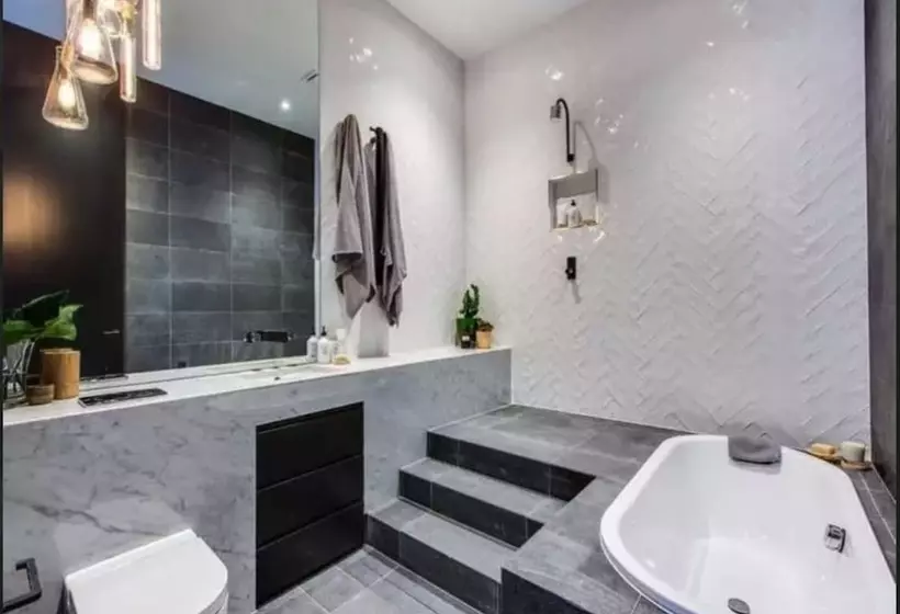 Readyset Apartments At Glasshouse