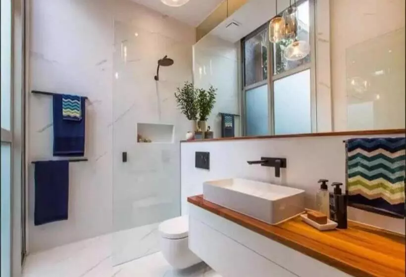 Readyset Apartments At Glasshouse