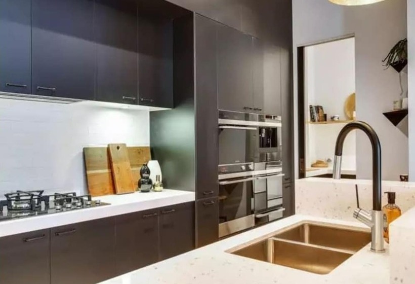 Readyset Apartments At Glasshouse