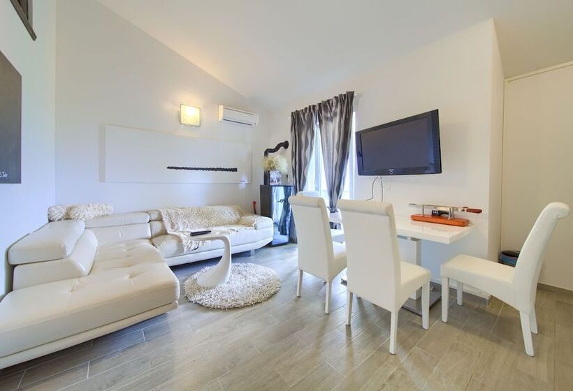 Apartments Mali Nono