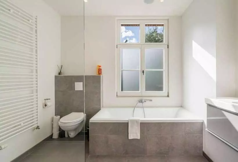 ベッドアンドブレックファースト De Hoogmolen   3 Mins From The City Centre