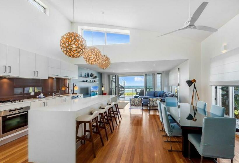 Costa Del Sol Beachfront Lennox Head