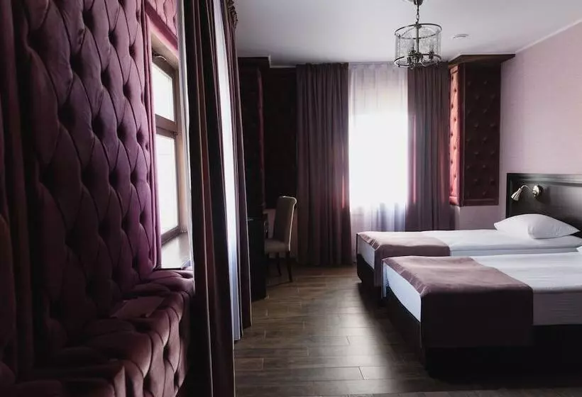 هتل Diamond Lugovaya