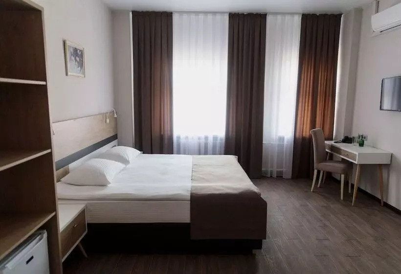 هتل Diamond Lugovaya