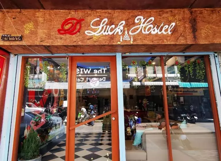 D​ Luck​ Hostel