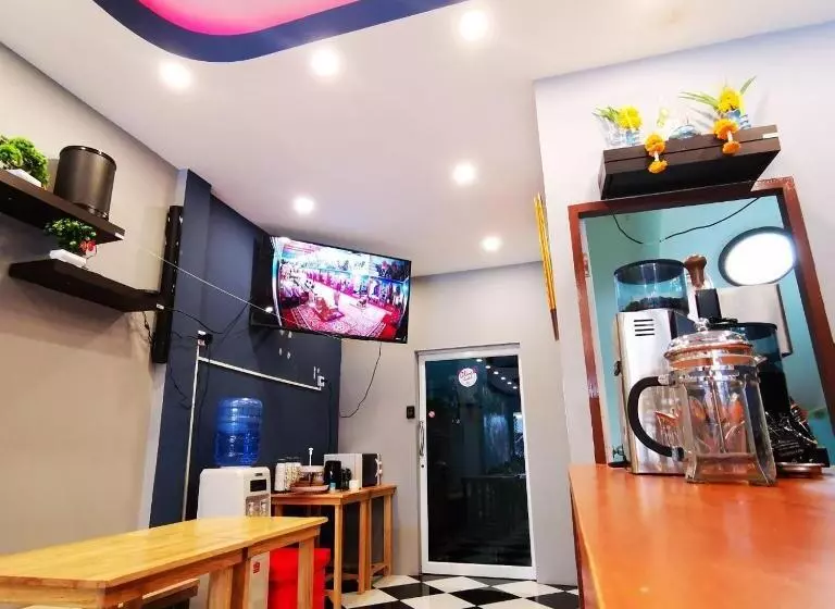 D​ Luck​ Hostel