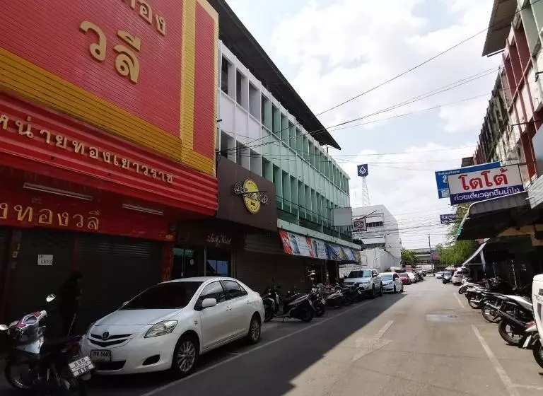 D​ Luck​ Hostel
