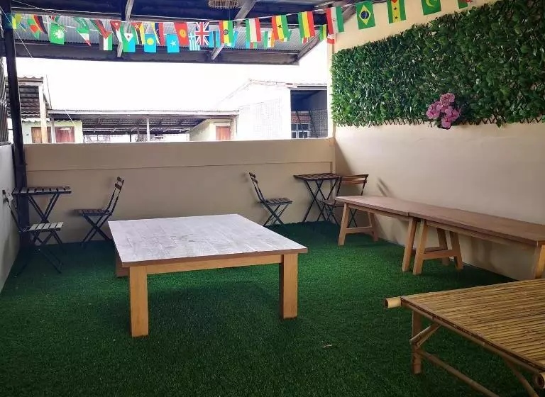 D​ Luck​ Hostel