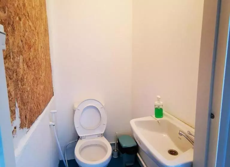 D​ Luck​ Hostel