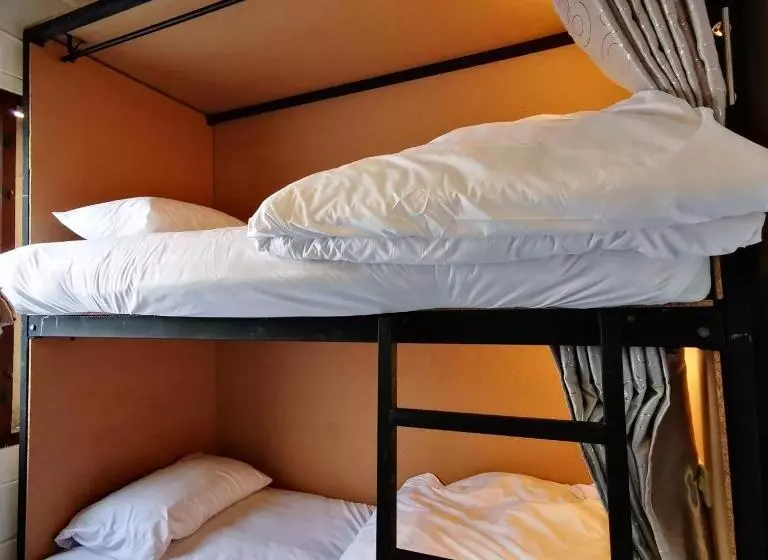 D​ Luck​ Hostel