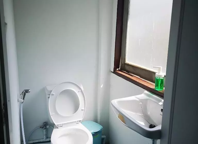D​ Luck​ Hostel