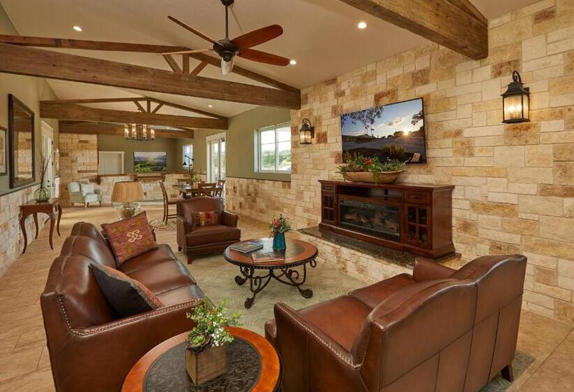 Hotel Carter Creek Winery Resort & Spa