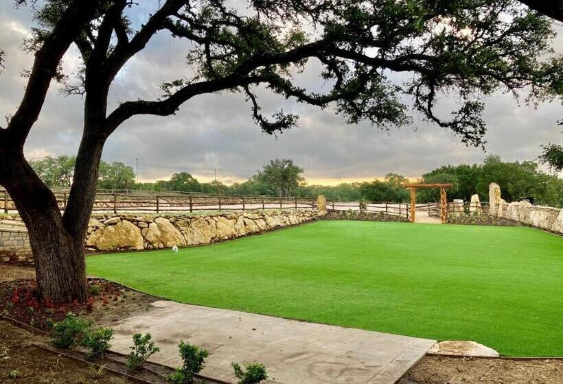 Hotel Carter Creek Winery Resort & Spa