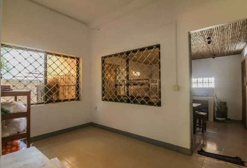 پانسیون Ella's Villa Siem Reap