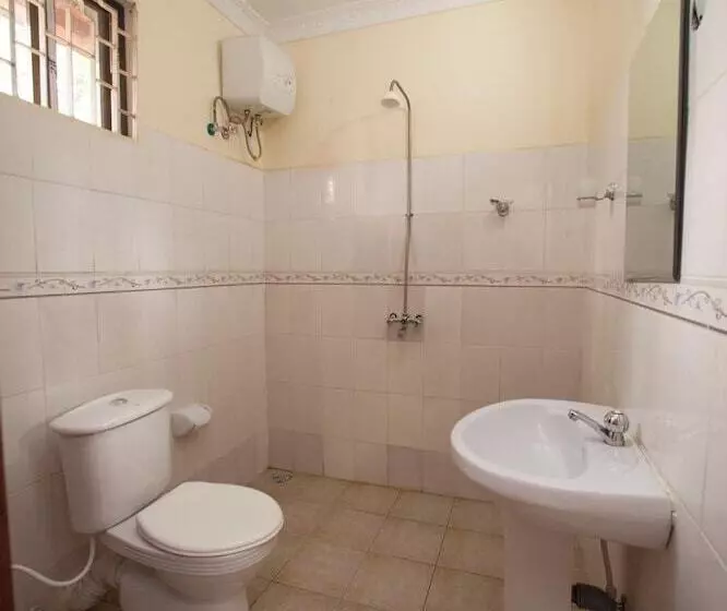 تختخواب و صبحانه Ibizza Inn