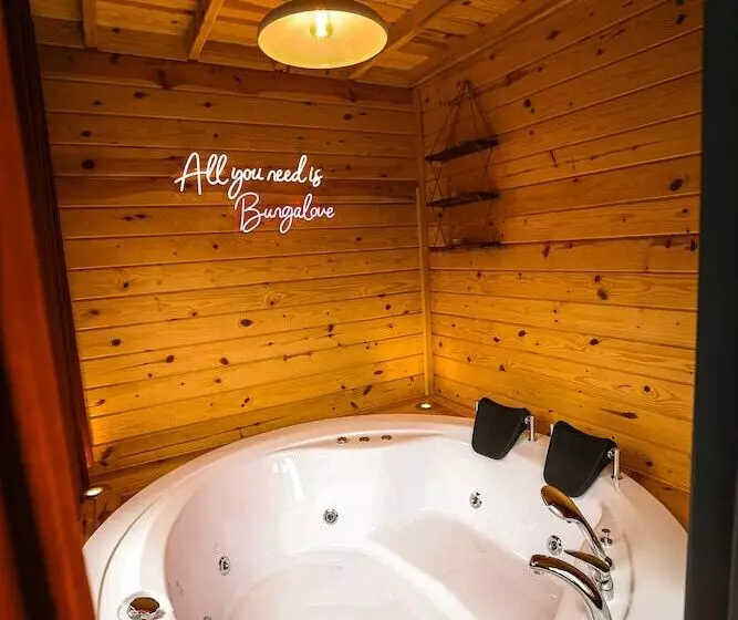 Hotelli Bungalove Tatilkoyu