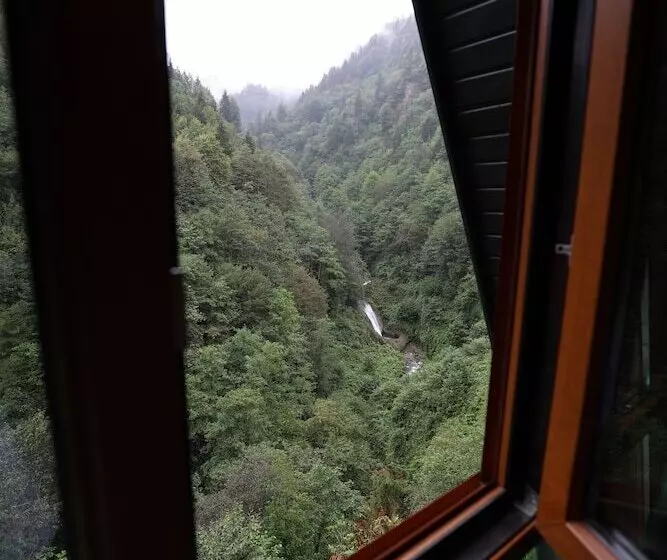 Hotelli Bungalove Tatilkoyu