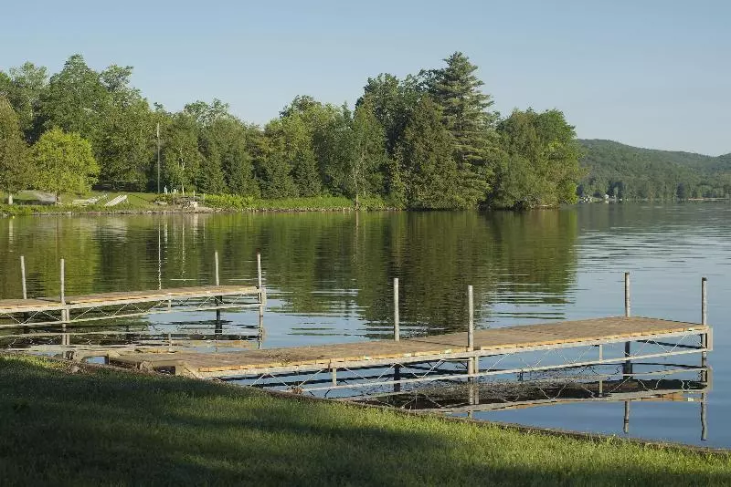Hotelli Lake Bomoseen Lodge
