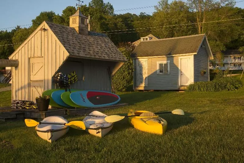 Hotelli Lake Bomoseen Lodge