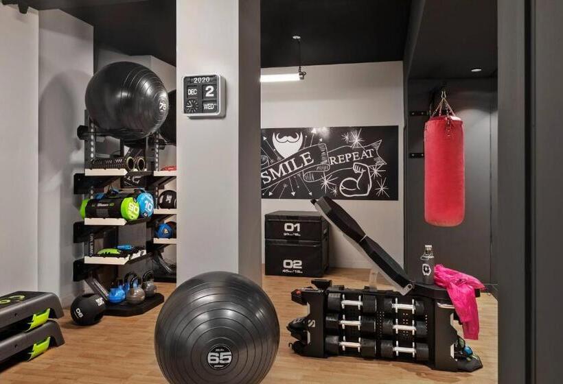 هتل Moxy Lille City