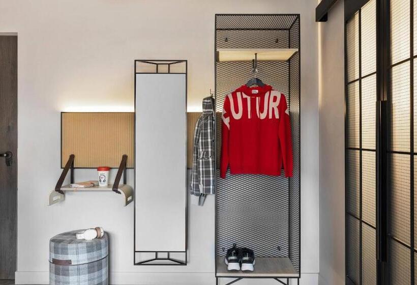 هتل Moxy Lille City